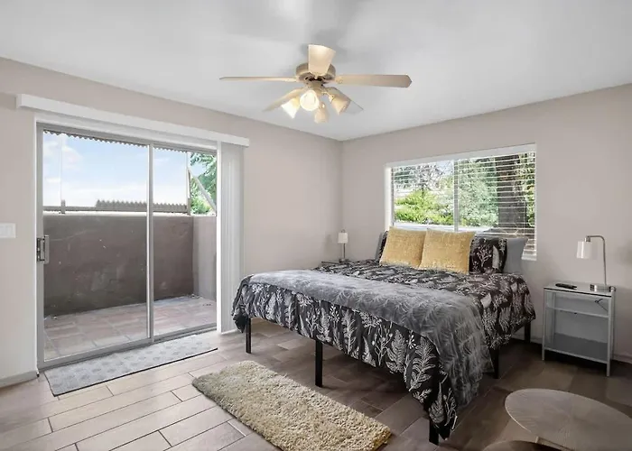 Holiday home Relaxing Retreat With King Bed And Private Entrance *